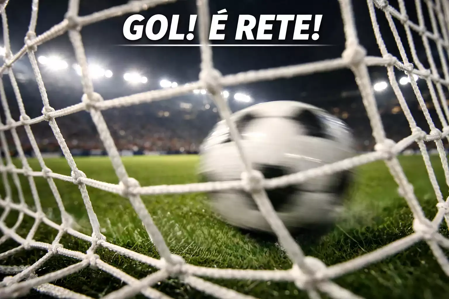 Pallone da calcio che entra in rete visto da dietro la porta su un campo in erba naturale